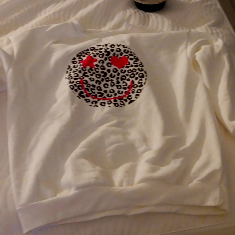 Brand new smiley stars and hearts 💕 sweatshirts